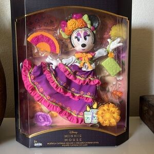 NWT Disney Minnie Mouse Catrina Doll